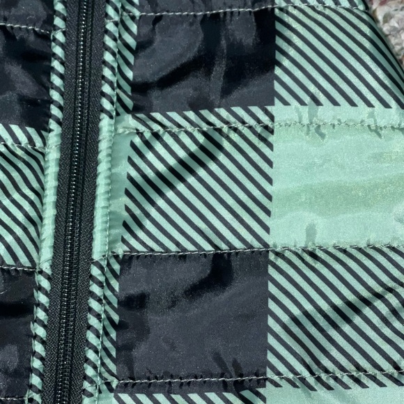 Max & Marcus Baby Puffer Vest 24 Month Green Black Plaid Sleeveless Full Zip - Picture 2 of 4